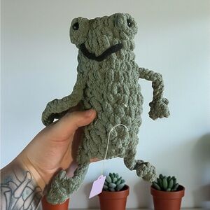 Crochet Forest Leggy Frog